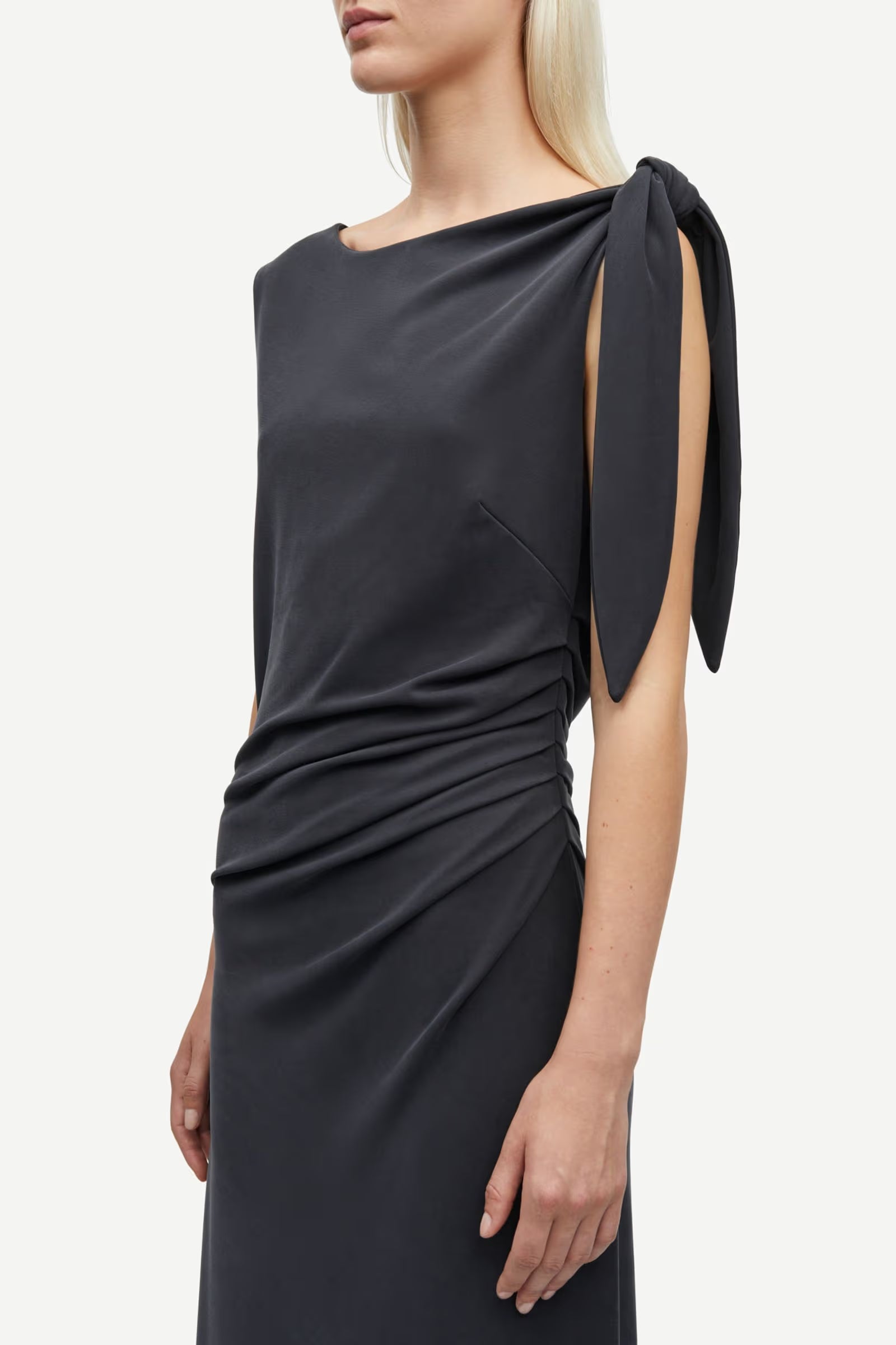 Sasus Dress