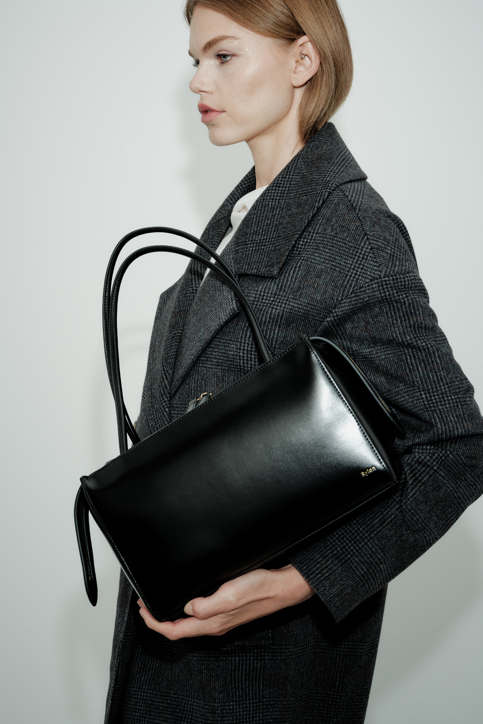 Phoebe Black Shoulder Bag
