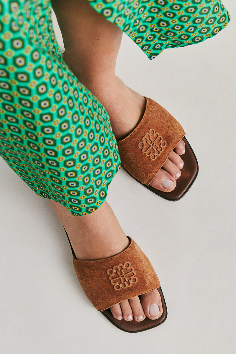Tuccia Flat mule Leather Slides
