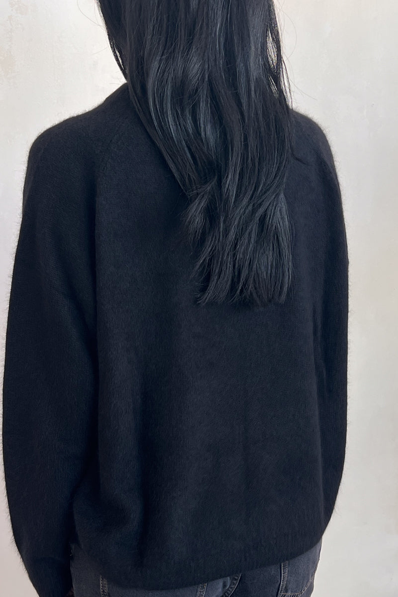 Stella Crew Neck Black