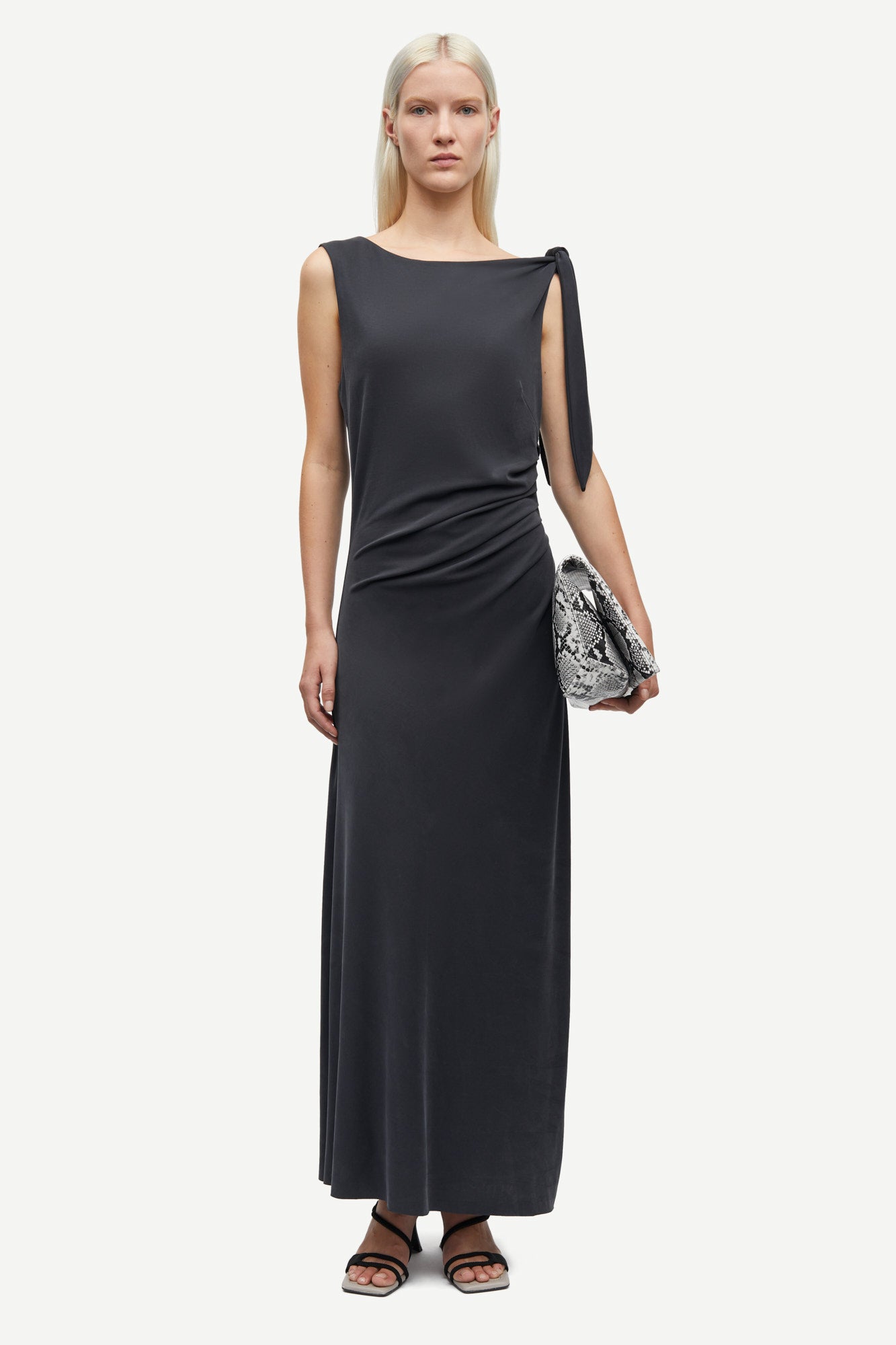 Sasus Dress