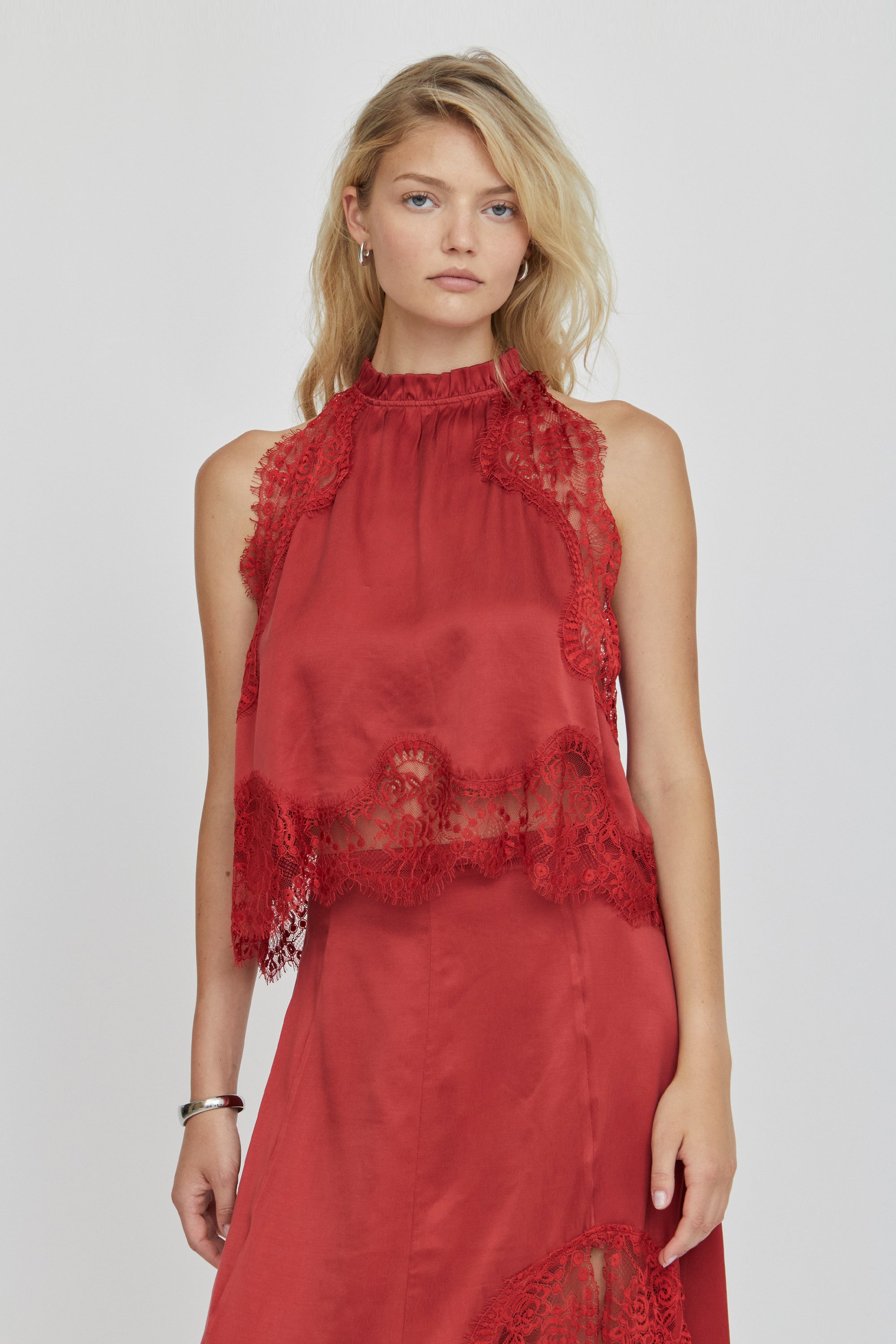 ESSENĆIA | Third Form Visions Lace Top Crimson – Sandwashed Cupro